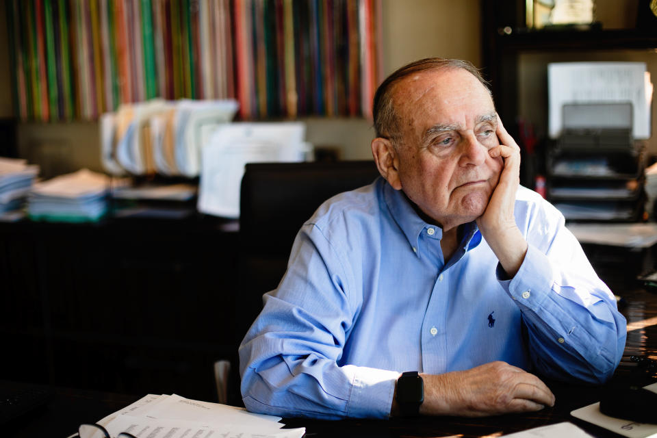 BOCA RATON, FL - 24 JANAR: Leon Cooperman në zyrën e tij në shtëpi në Boca Raton, FL të hënën, 24 janar 2022. Cooperman është një menaxher i fondeve mbrojtëse, investitor për një kohë të gjatë dhe themelues i Omega Advisors. (Foto nga Scott McIntyre/për The Washington Post nëpërmjet Getty Images)