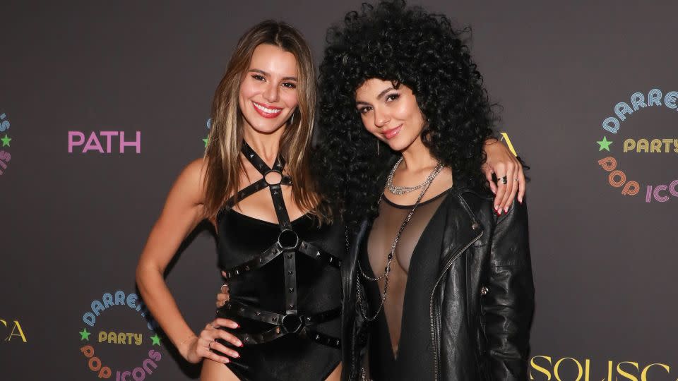 While Victoria Justice (right) was channeling Cher. - Paul Archuleta/Getty Images