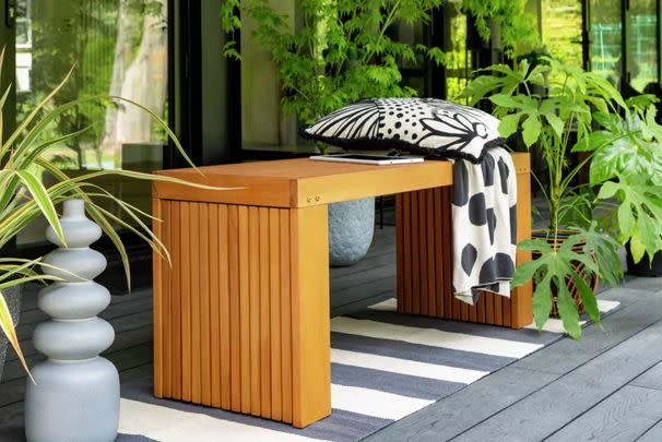 Or swap the outdoor dining chairs for this chic bench, instead