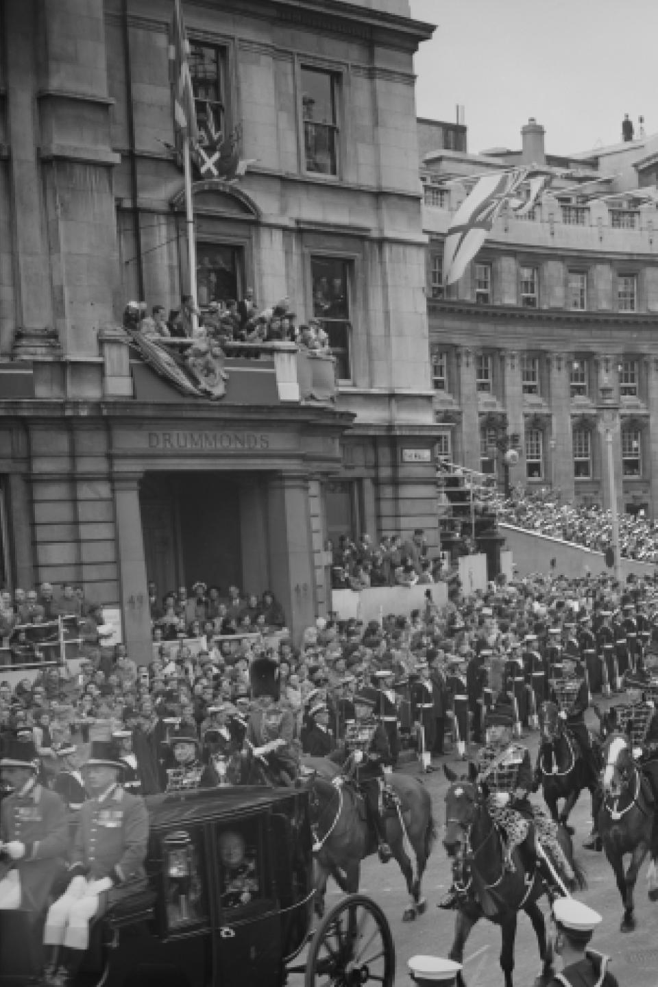 The State Coach leaves Westmister Abbey