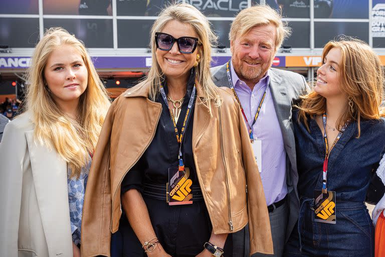 La princesa Amalia de los Países Bajos, la reina Máxima, el rey Guillermo Alejandro y la princesa Alexia, en una carrera del Gran Premio de F1 de Holanda en agosto pasado