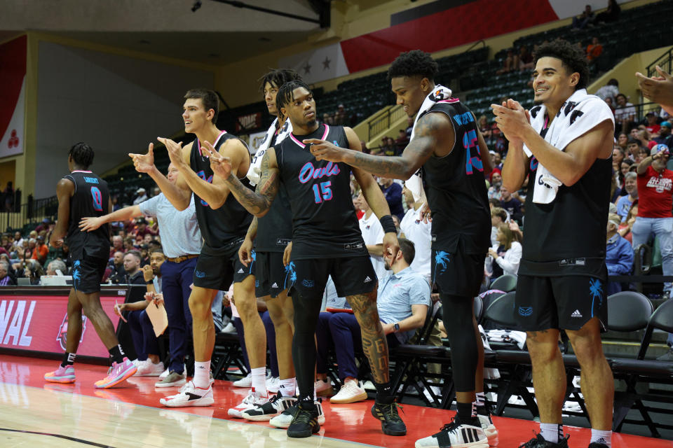 Nov 26, 2023; Kissimmee, FL, USA; Florida Atlantic Owls react from the bench after a called foul against the Virginia Tech Hokies in the second half during the ESPN Events Invitational Championship game at State Farm Field House. Mandatory Credit: Nathan Ray Seebeck-USA TODAY Sports
