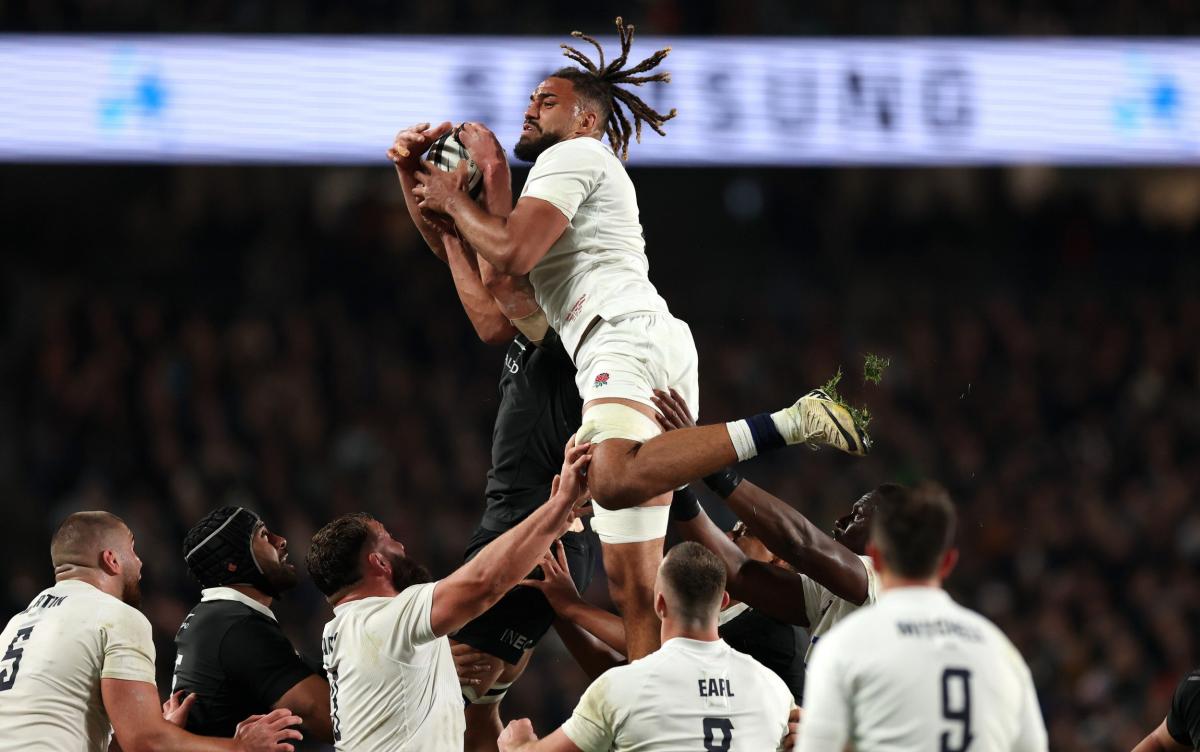 England progressing in attack and defence – but are doing the opposite in scrum