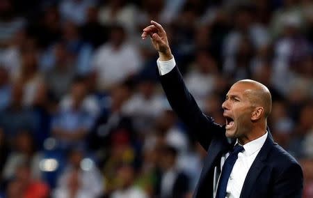 Football Soccer - Real Madrid v Villarreal - Spanish Liga Santander - Santiago Bernabeu, Madrid, Spain - 21/09/16. Real Madrid's coach Zinedine Zidane gestures during the match. REUTERS/Sergio Perez