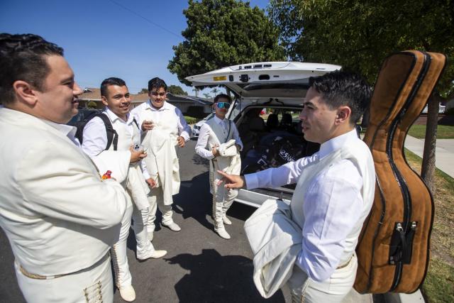 How the Dodgers' mariachis have become a very L.A. tradition - Los