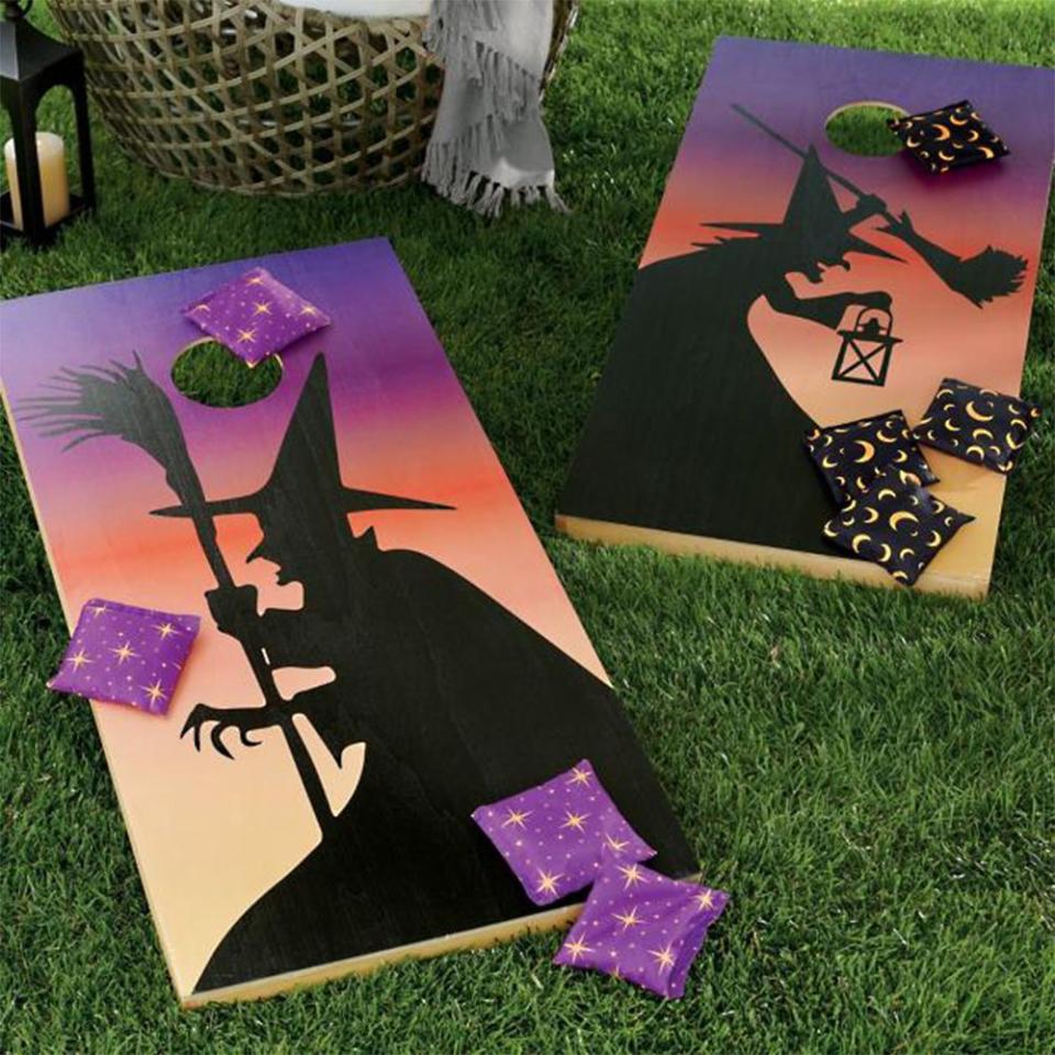 14) Twilight Witches Cornhole Set