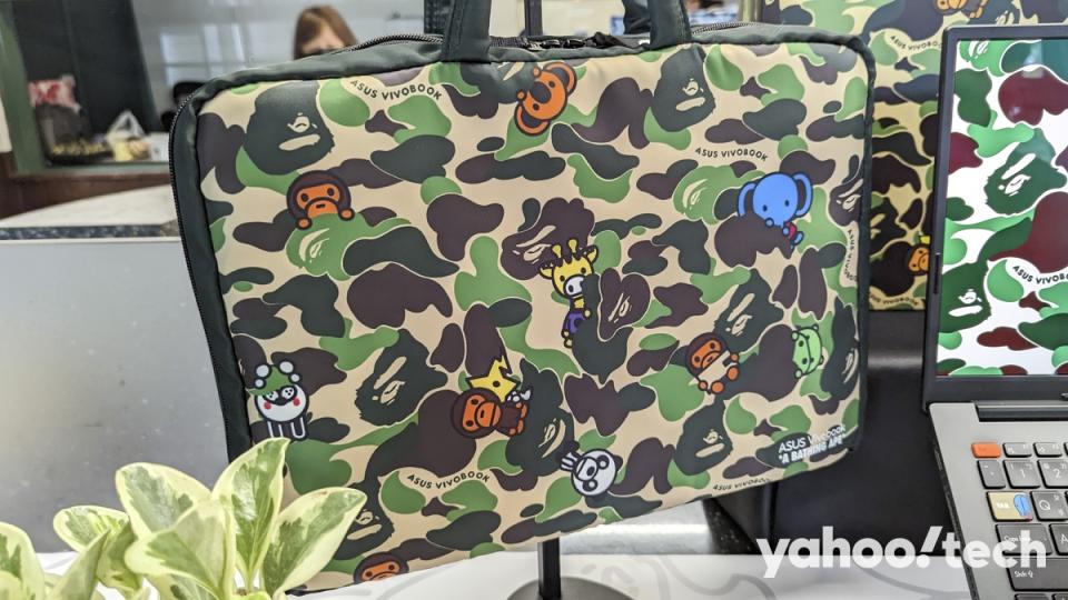 <p>ASUS Vivobook S x BAPE</p>
