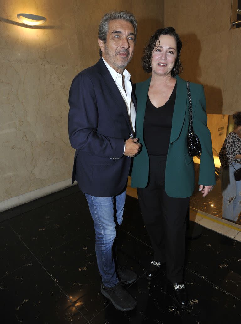 Ricardo Darín y Florencia Bas fueron al teatro a ver Votemos