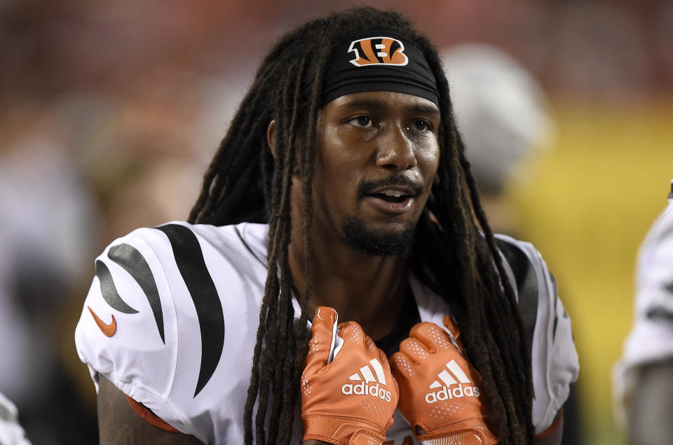 Trae Waynes wearing a Bengals headband