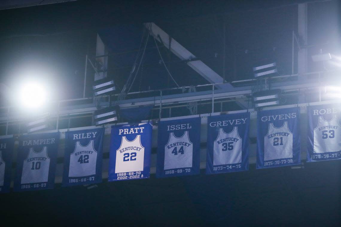 Officially retired at halftime of the Kentucky-Florida game on Feb. 4, Mike Pratt’s No. 22 jersey was the first so honored for an ex-Wildcats men’s basketball player since Tony Delk’s 00 was raised to the Rupp Arena rafters in 2015.