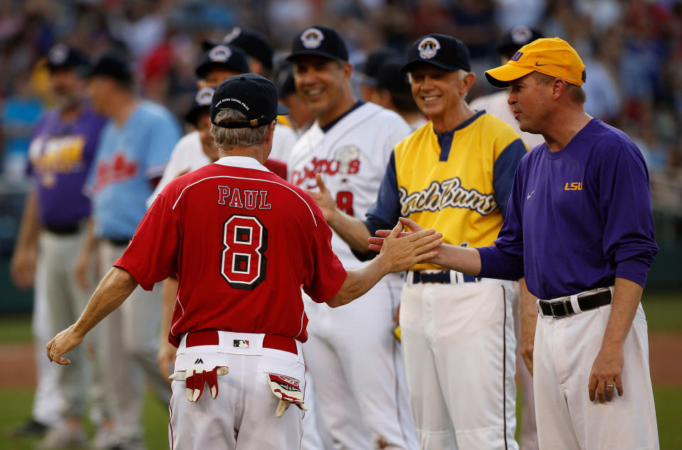 <p>Senator Rand Paul (R-KY) greets Director of the Office of Management Mick Mulvaney before Democrats and Republicans face off in the annual Congressional Baseball Game at Nationals Park in Washington, June 15, 2017. (Photo: Joshua Roberts/Reuters) </p>