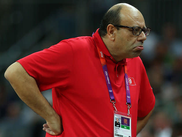 Tunisian men's basketball coach slaps player in the face during huddle  before playing Team USA (VIDEO)