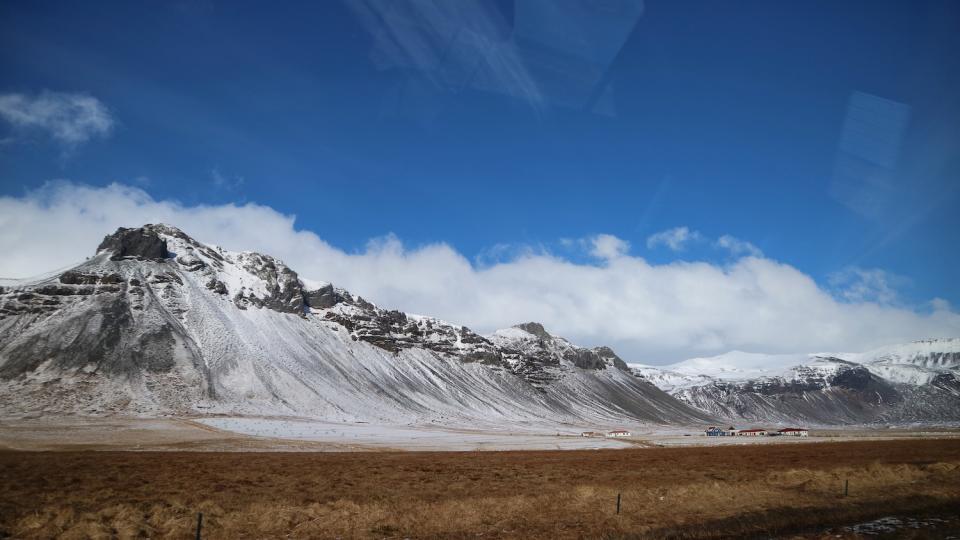 在冰島開車一點都不無聊，沿途皆美景！