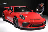 <p>Die erste deutsche Automarke in den Top 10: Porsche erreicht auf Instagram 7,4 Millionen User.<br> (Bild: AP Photo) </p>