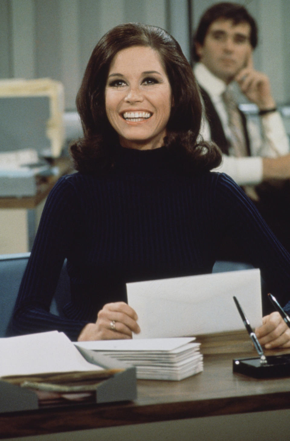 The actress smiles in a scene from "The Mary Tyler Moore Show" in 1970.&nbsp;
