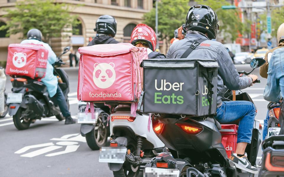 Uber昨天宣布以九億五千萬美元併購foodpanda台灣外送事業，預計於明年上半年完成交易；但合併案仍須通過公平會審查。記者余承翰／攝影