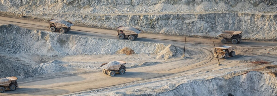 Camiones mineros en Buenavista del Cobre, Cananea, Sonora, México. Fotografía cortesía de Grupo México.