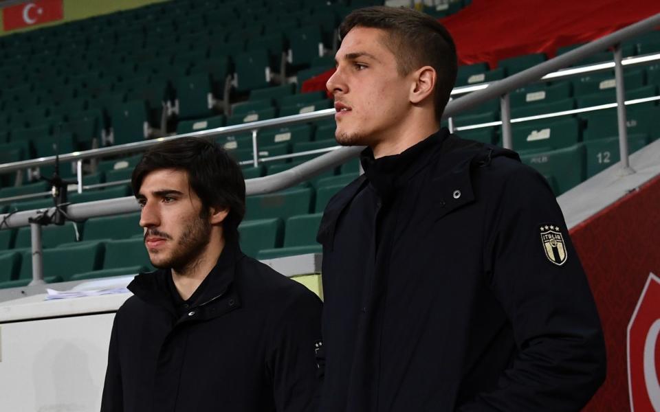 Nicolo Zaniolo (R) Sandro Tonali (L) -  Italy send Premier League duo Sandro Tonali and Nicolo Zaniolo back to clubs amid probe into illegal betting