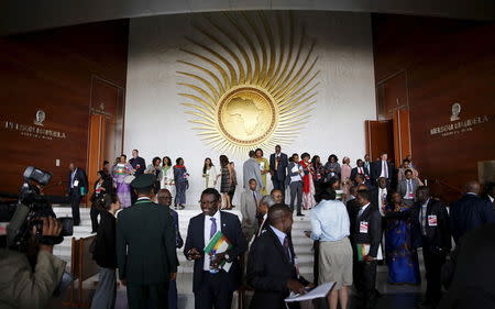 Delegates depart after remarks by U.S. President Barack Obama at the African Union in Addis Ababa, Ethiopia July 28, 2015. REUTERS/Jonathan Ernst