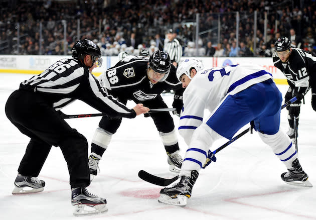 LOS ANGELES, CA – MARCH 02: Recently acquired players before the NHL trade deadline, Jarome Iginla #88 of the Los Angeles Kings and Brian Boyle #24 of the Toronto Maple Leafs faceoff at Staples Center on March 2, 2017 in Los Angeles, California. The Kings won 3-2 in an overtime shootout. (Photo by Harry How/Getty Images)