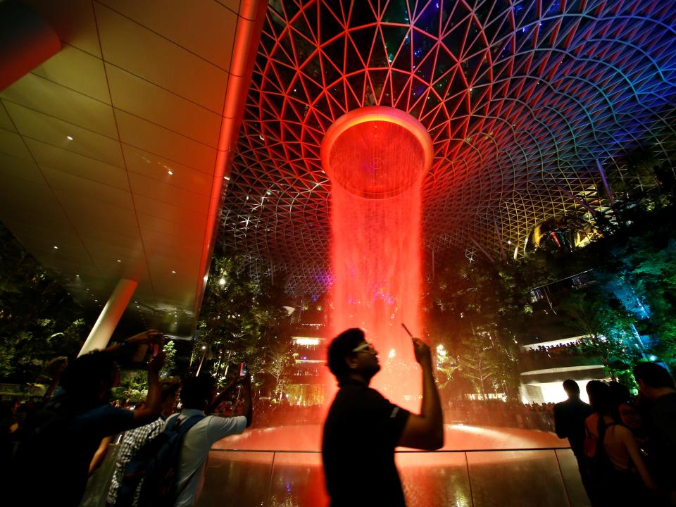 singapore changi rain vortex