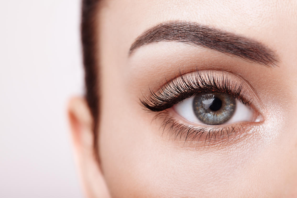 A celebrity makeup artist likes this mascara best. (Photo: Getty Images)