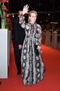 <p>In einer Schlangendruck-Robe für die Premiere von „Hail, Caesar!“ bei der Berlinale. <i>(Foto von Pascal Le Segretain/Getty Images)</i></p>