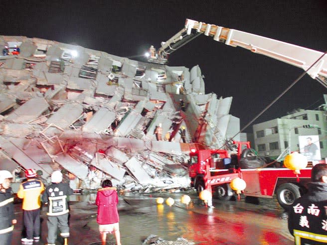 0206南台大地震台南市永康區維冠大樓倒塌造成115人死亡，負責該大樓設計監造的建築師鄭進貴去年入監服刑後，建築師執照直到18日才被撤銷。（本報資料照片）