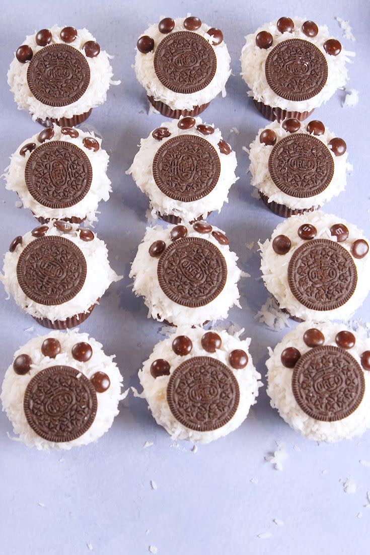 Polar Bear Paw Cupcakes