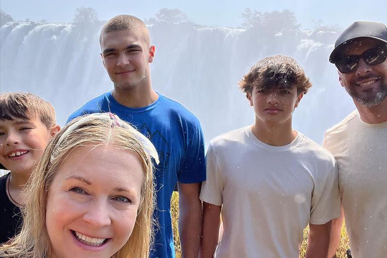 Melissa Joan Hart junto a su familia de vacaciones este verano en Estados Unidos