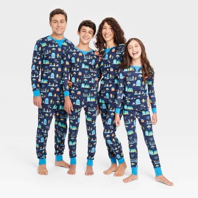 Target Wondershop Hanukkah Lions Matching Family Pajamas Collection (Target / Target)