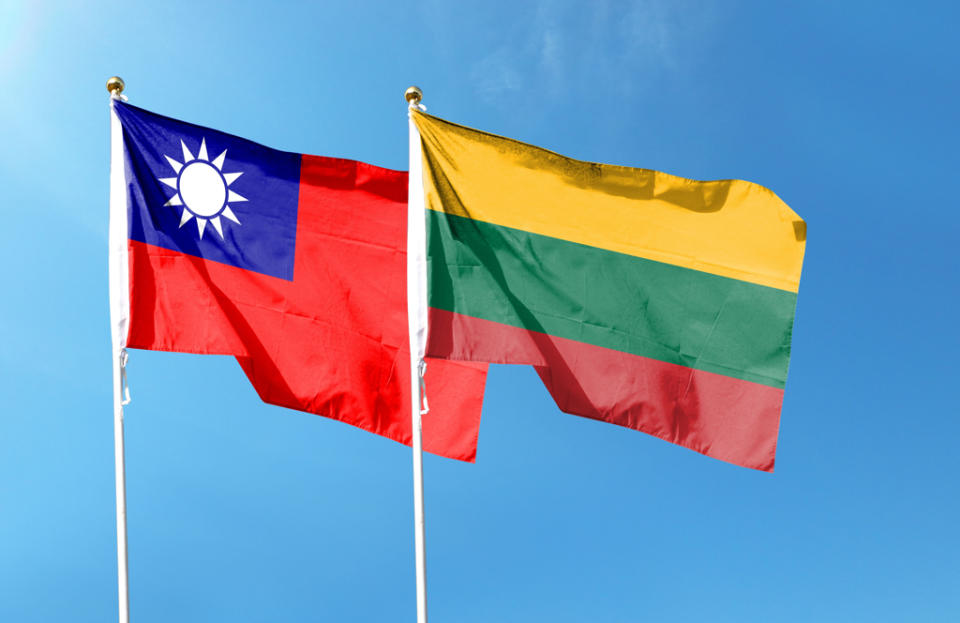 中華民國與立陶宛無邦交，如今駐館名稱又恐改成台北代表處，被質疑3.4億金援意義何在。（示意圖／Shutterstock／達志）
