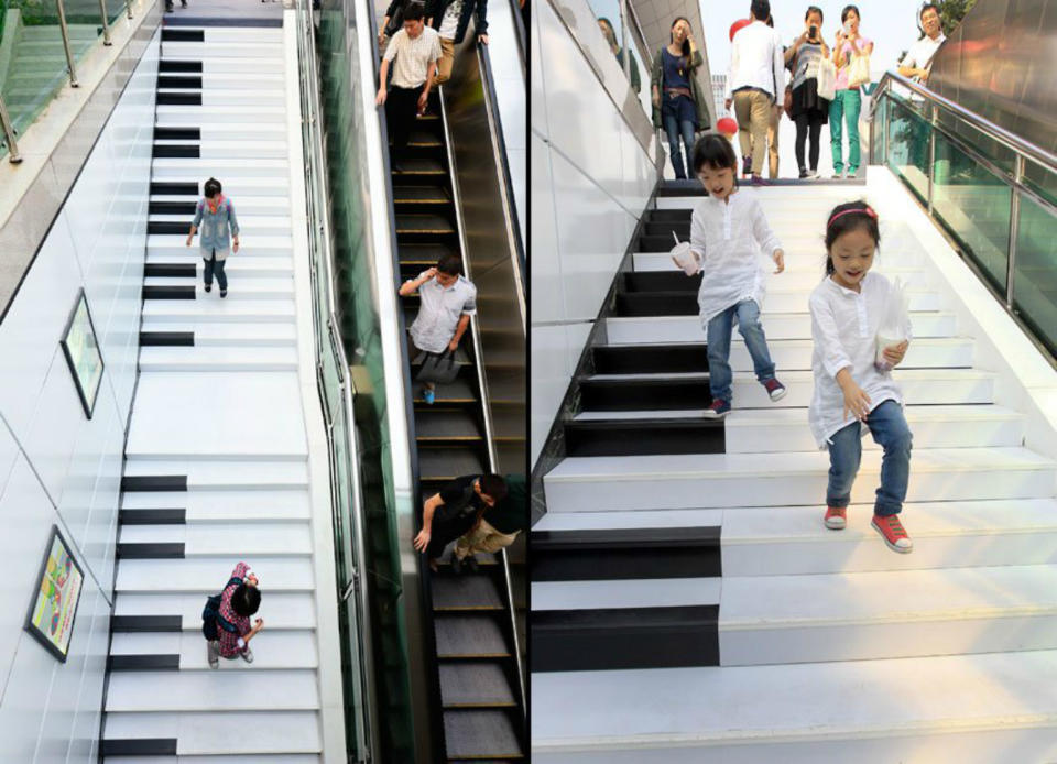 <p>Terminamos nuestro viaje en China para disfrutar de una escalera musical. Una obra de arte que es capaz de reproducir sonidos cuando las personas suben y bajan sus escalones. (Foto: Twitter / <a rel="nofollow noopener" href="https://twitter.com/storyinpicture/status/796265356012621824" target="_blank" data-ylk="slk:@storyinpicture;elm:context_link;itc:0;sec:content-canvas" class="link ">@storyinpicture</a>). </p>