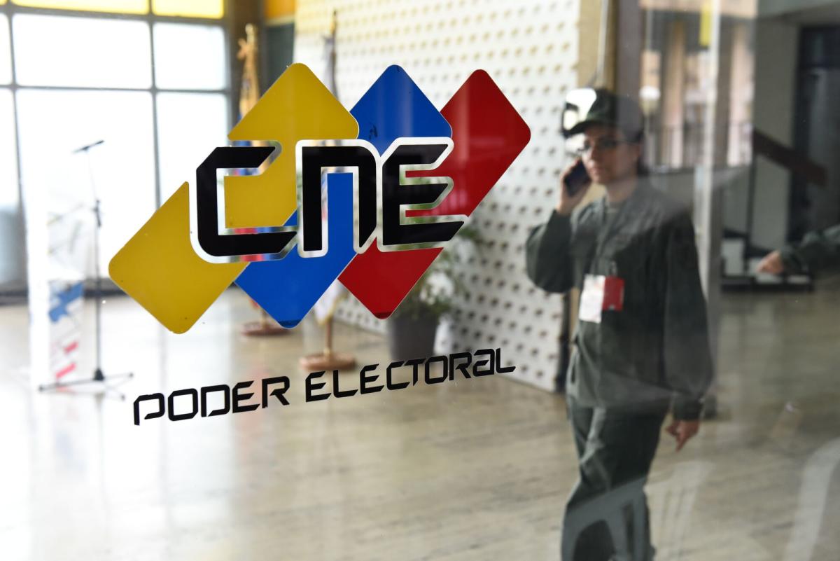 Venezuela reorganiza consejo electoral antes de elecciones presidenciales