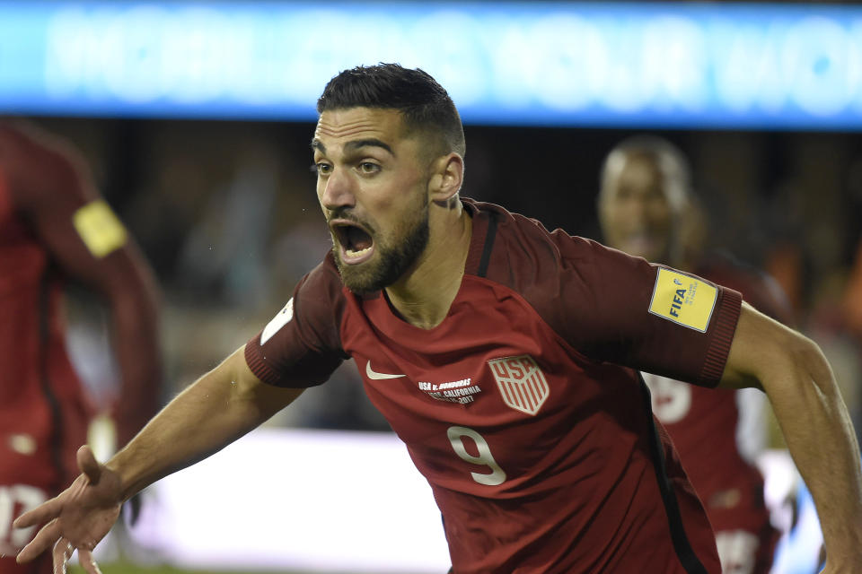 Sebastian Lletget’s 2017 season with the Galaxy and USMNT turned from dream to nightmare in the blink of an eye. (Getty)