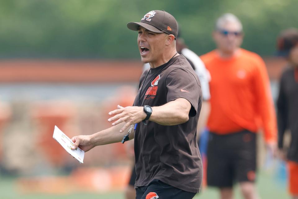 Cleveland Browns special teams coordinator Bubba Ventrone directs a drill at the team's practice facility June 6 in Berea.