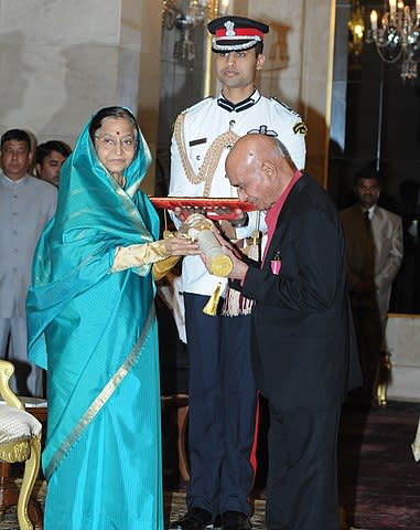 The veteran composer who is known for his classic compositions in films such as Kabhi Kabhi and Umrao Jaan, passed away on 9th August, 2019 due to lung infection. Khayyam was honoured with many prestigious awards during his lifetime including the National Film Award for Best Music Direction for his work in Umrao Jaan in 1982. The musical legend was also a recipient of the Sangeet Natak Akademi Award and Padma Bhushan. Image: Former President, Pratibha Patil presenting the Padma Bhushan award to Khayyam on March 24, 2011.