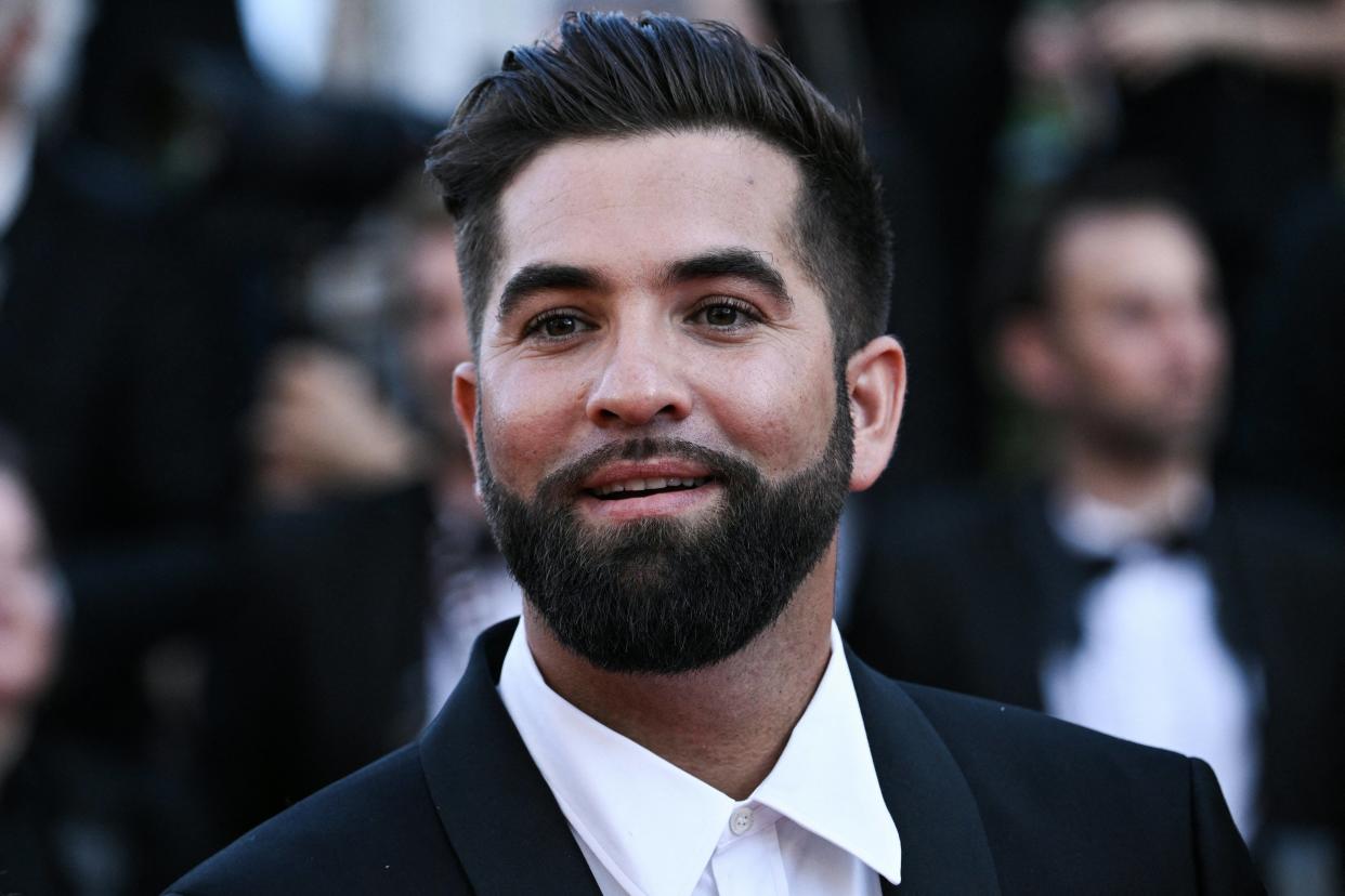 Le chanteur Kendji Girac, ici en mai 2022 au festival de Cannes, est hospitalisé à Bordeaux après avoir été grièvement blessé par balle lundi dans les Landes.