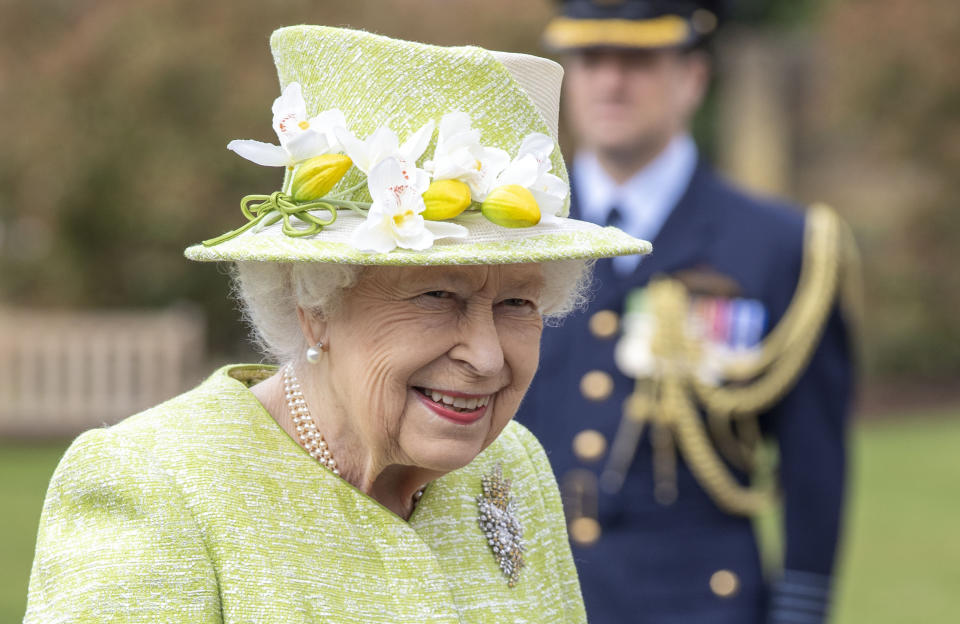 EGHAM, ENGLAND - MARCH 31: Queen Elizabeth II during a visit to The Royal Australian Air Force Memorial on March 31, 2021 near Egham, England. (Photo by Steve Reigate - WPA Pool/Getty Images)