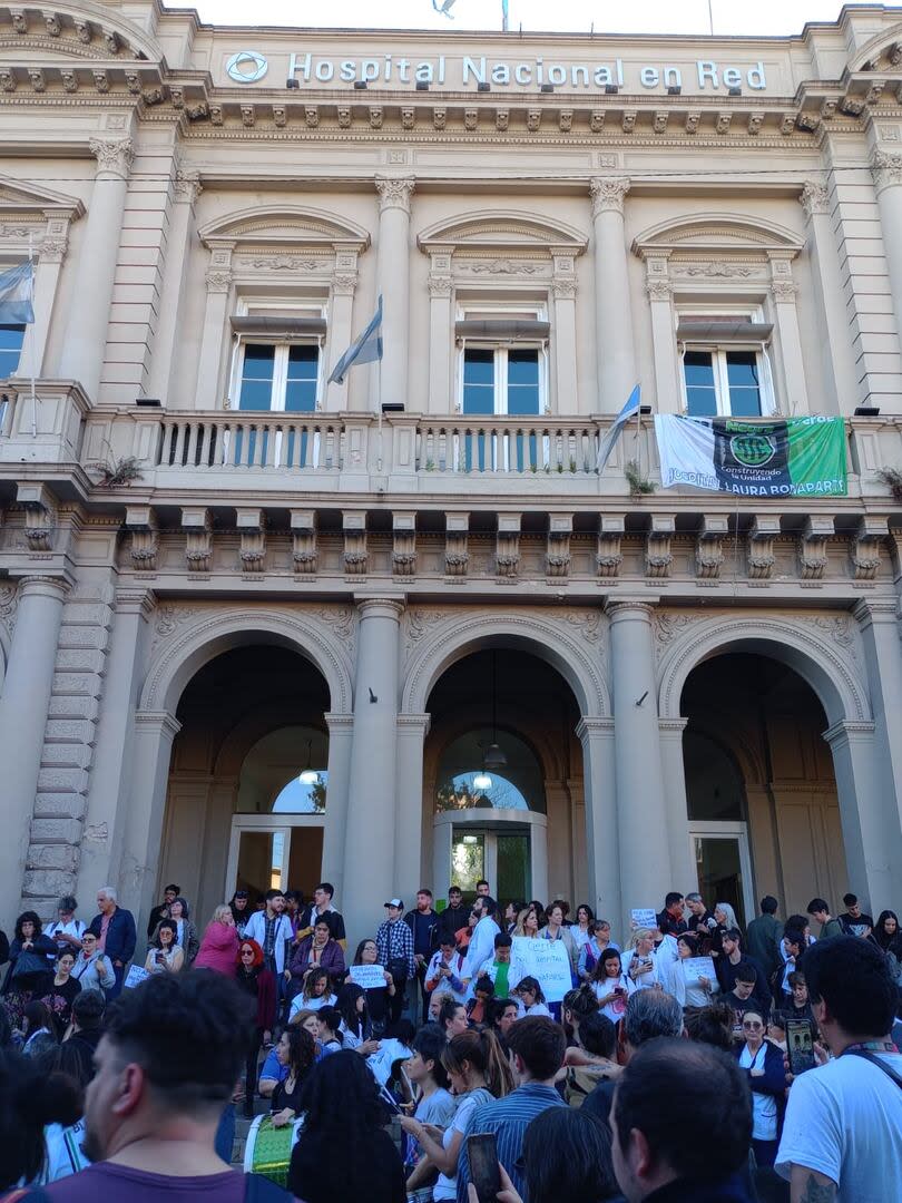 Los trabajadores reclaman por el cierre del centro de salud mental