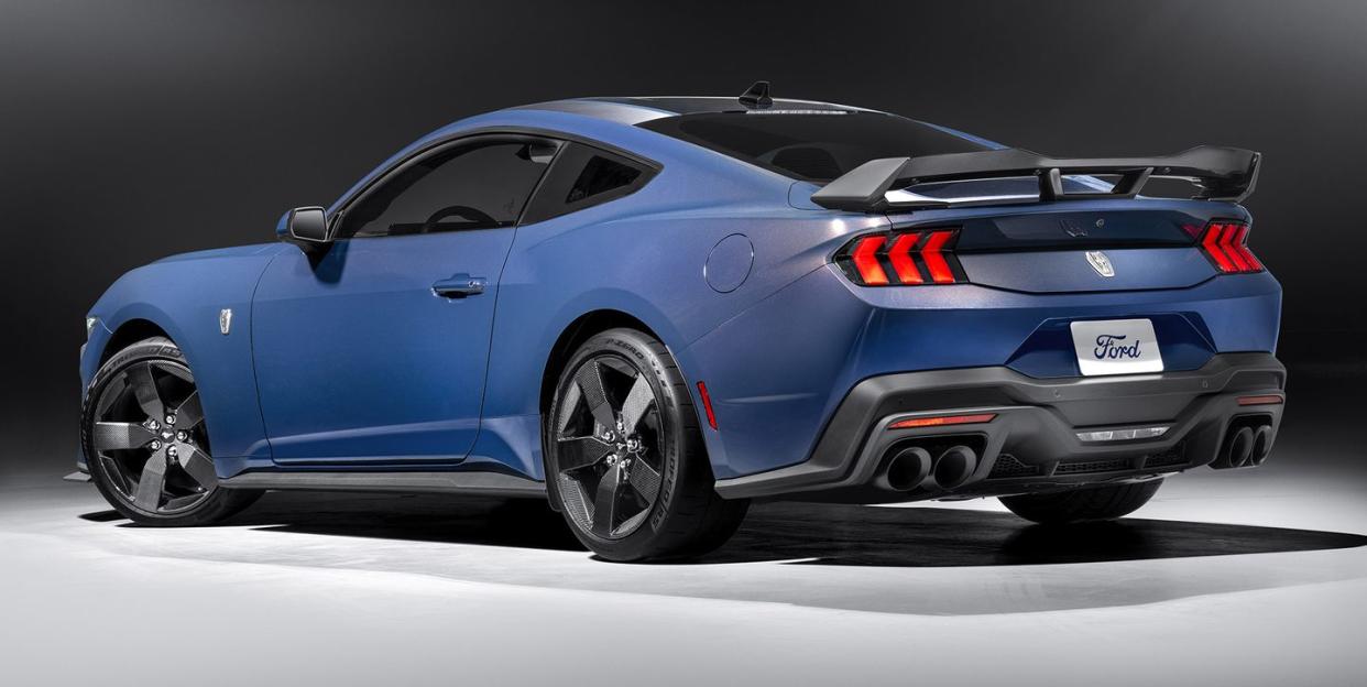the all new 2024 mustang dark horse offers available carbon fiber wheels – historically reserved for supercars and high performance racing applications – to a broader group of driving enthusiasts, with lightweight wheels that clock in at an average of 201 lbs, roughly 37 percent lighter on average than dark horse aluminum wheels