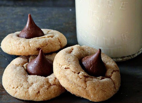 <strong>Get the <a href="http://www.mybakingaddiction.com/peanut-butter-blossoms/" target="_hplink">Peanut Butter Blossoms recipe</a> by My Baking Addiction</strong>