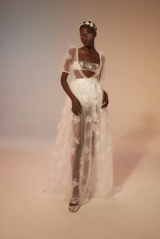 <p>A look from the Honor Bridal Collection VIII for Spring 2025.</p><p>Photo: Yelena Yemchuck/Courtesy of Honor</p>