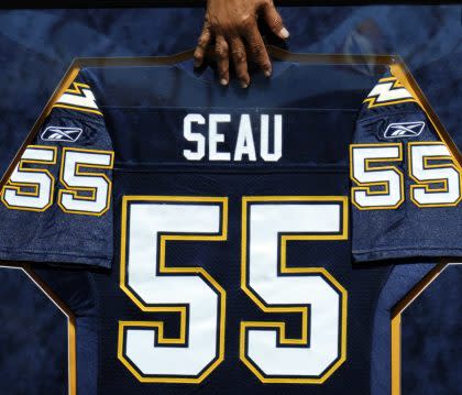 Families of Junior Seau, others affected by CTE push for disease awareness,  brain donation in Houston