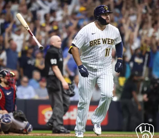 Brewers' Rowdy Tellez fools Marlins on mound, clinches playoff spot