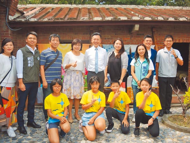 陽光國小校園內保留一座充滿歷史感的三合院，由設計師與學生共同發想規畫，將閒置建築改造為三合院教室。（邱立雅攝）