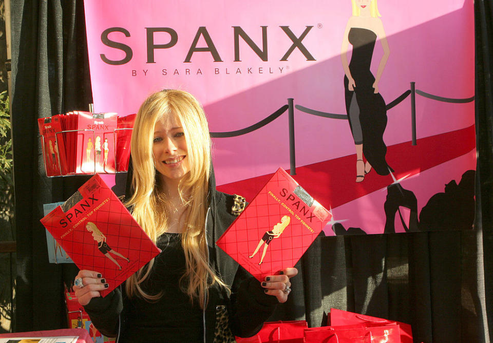 avril lavigne holding up spanx