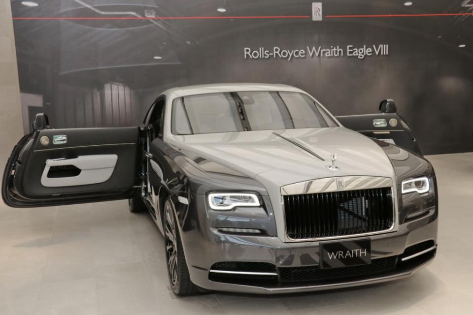 50-rolls-royce-wraith-eagle-viii