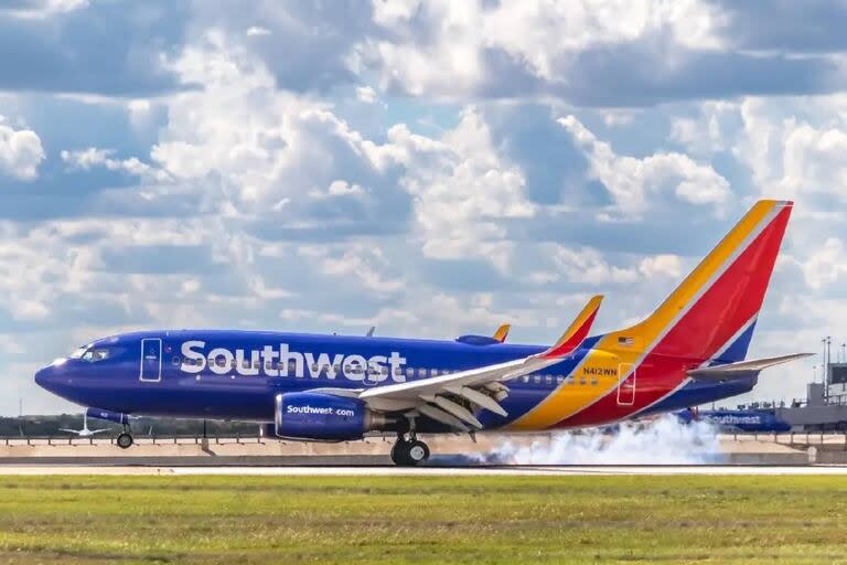 El vuelo de Southwest Airlines pudo aterrizar de forma segura y no se reportaron heridos de gravedad.