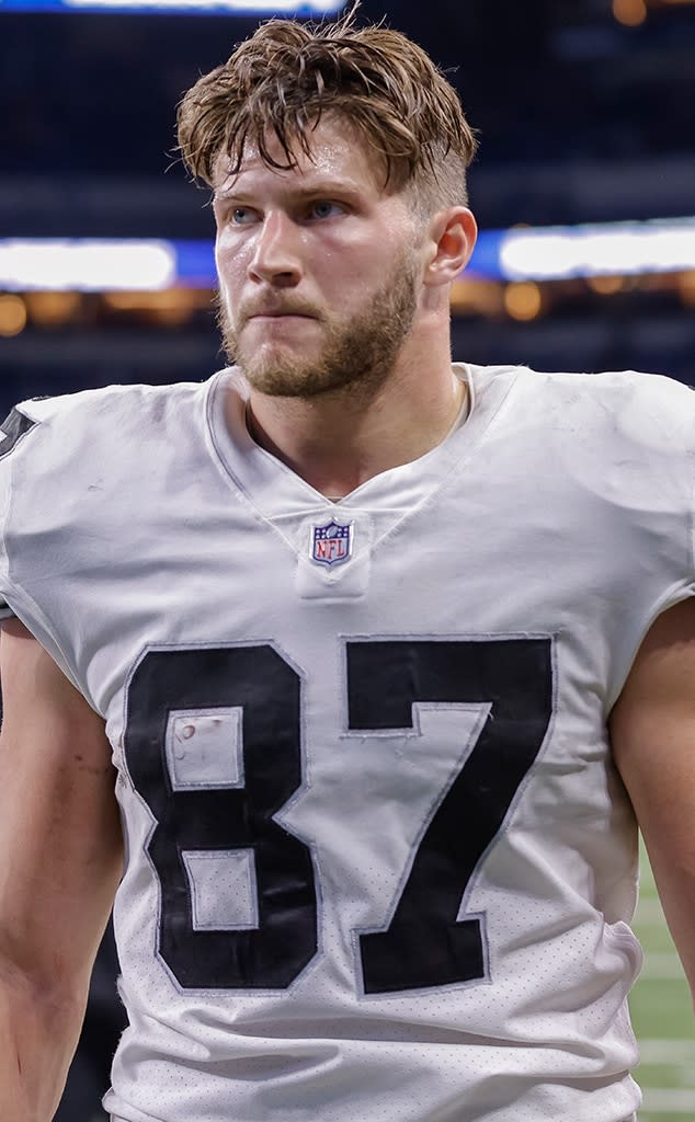 Raiders' Foster Moreau Stepping Away From Football After Being Diagnosed  With Hodgkin's Lymphoma